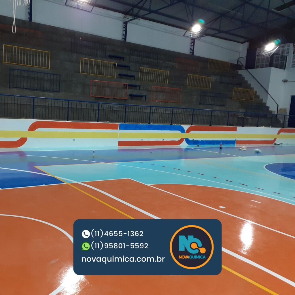 Reforma, pintura e demarcação de quadra interna em escola. Atendemos em todo o Brasil, quadras cobertas e descobertas. Reforma, pintura e demarcação de quadra é com a Nova Química Revestimentos em Pisos Industriais!