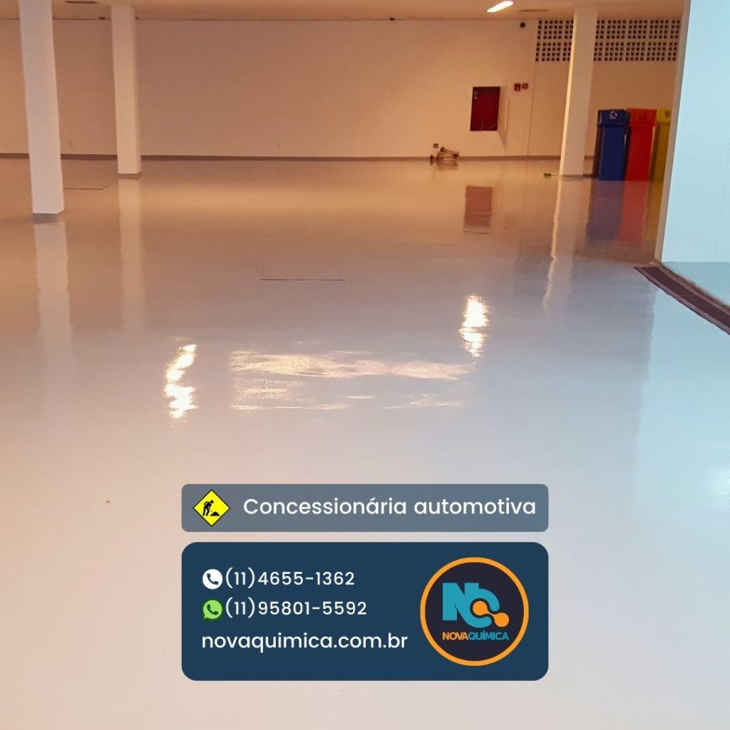 Pintura e demarcação de piso em  concessionária automotiva Ferrari, obra executada pela NOVA QUÍMICA REVESTIMENTOS EM PISOS INDUSTRIAIS. Peça um orçamento sem compromisso em nosso WhatsApp (11) 958015592. Atendemos indústria e comércio em todo o Brasil.