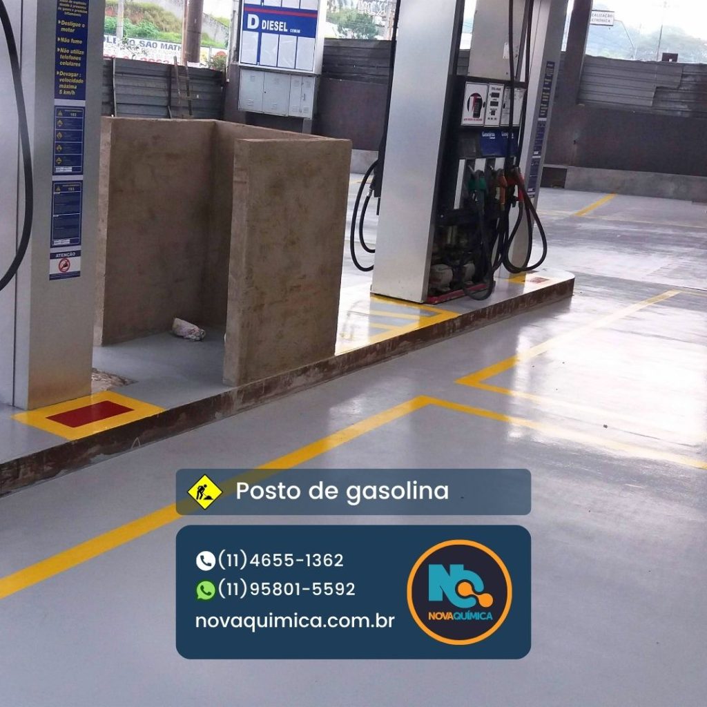 Pintura e demarcação de piso em  posto de gasolina, obra executada pela NOVA QUÍMICA REVESTIMENTOS EM PISOS INDUSTRIAIS. Peça um orçamento sem compromisso em nosso WhatsApp (11) 958015592. Atendemos indústria e comércio em todo o Brasil.